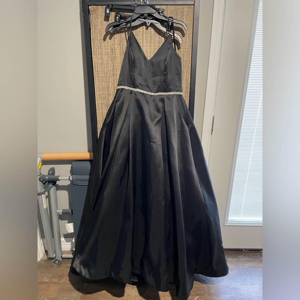 Black prom dress